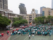 106年4月高三祈福活動，寫下生涯夢想，讓祝福天燈將願望帶向天際